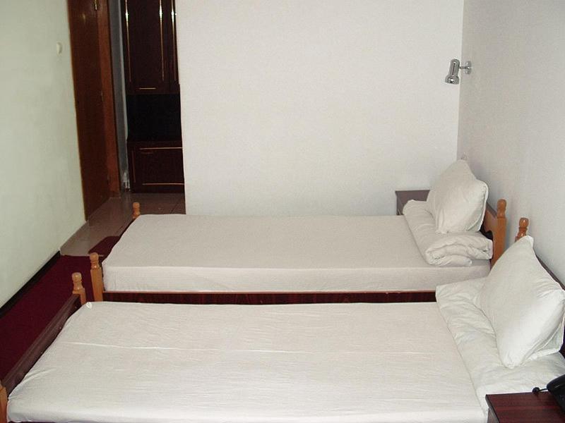 Hotel Uranus بوخارست الغرفة الصورة